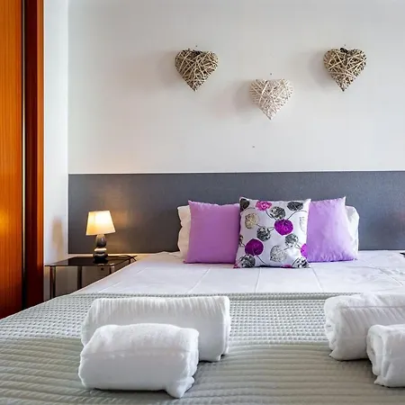 Light & Comfy W/ Pool & Balcony By Lovelystay Apartment