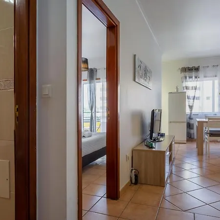 Apartment Light & Comfy W/ Pool & Balcony By Lovelystay Portimao