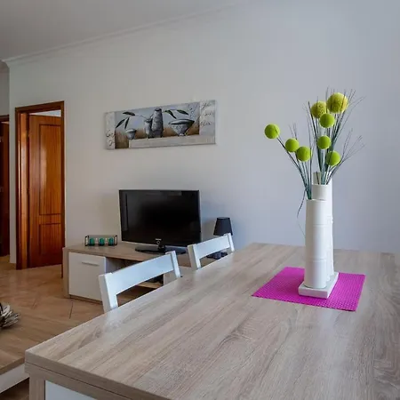 Light & Comfy W/ Pool & Balcony By Lovelystay Apartment *