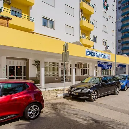 Apartment Light & Comfy W/ Pool & Balcony By Lovelystay Portimao
