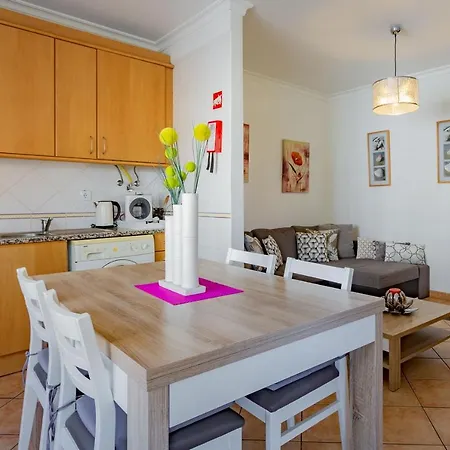 Apartamento Light & Comfy W/ Pool & Balcony By Lovelystay *